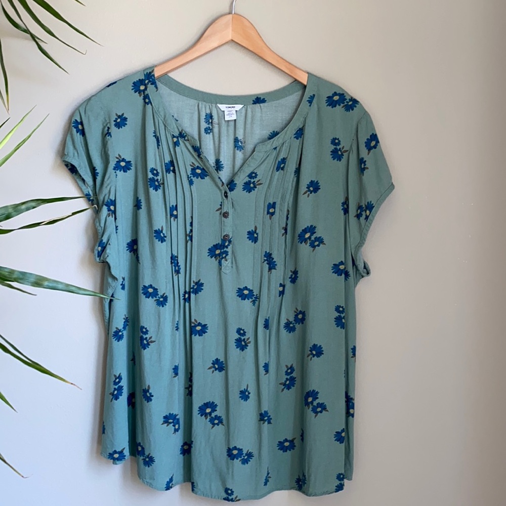 Green Floral Print Shortsleeved Top